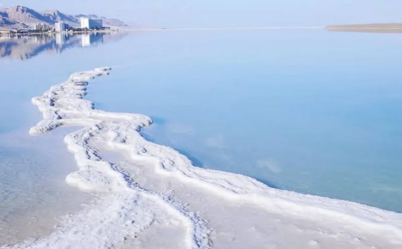 El impacto del agua salada en los dispositivos electrónicos: corrosión y métodos de protección en la electrónica marina